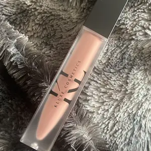 Bombshell - Hydrating Lightweight