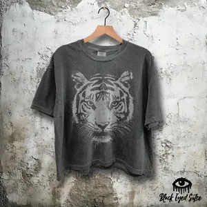 Tiger Face Shirt Pepper Comfort Colors Crop Top Boxy Tshirt - Vintage Tiger Womans Graphic Tee - Cropped Animal Print Shirt