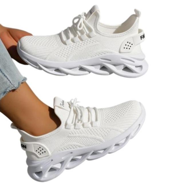 Cute Shoes for Women, Lightweight Casual Sneakers, Breathable Walking Shoes, Thick Sole Athletic Fashion Trainers, Retro Chic Summer Fall Footwear, Halloween Christmas Gift for Her, US 5–11