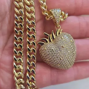14k Gold-Plated Cuban Link Chain with Fresa Detail