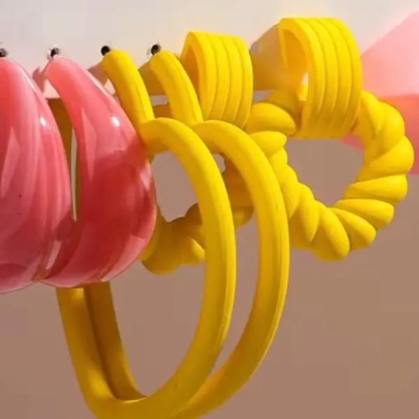 Pop Color Earrings & Bracelet Set - Vibrant Yellow & Pink Design for Stylish Accessory Lovers