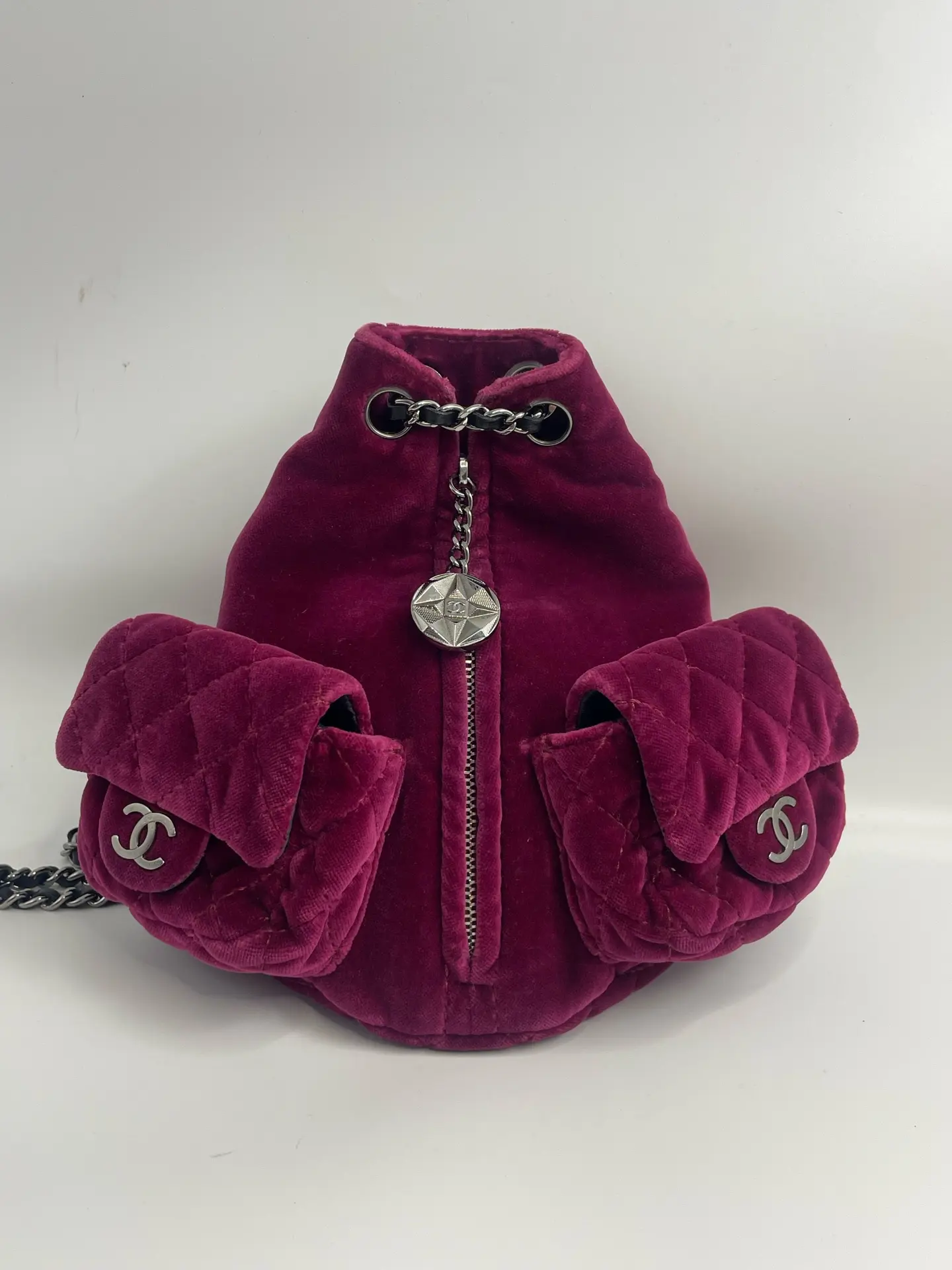 Pre-owned CHANEL 98% New 17" Berry Color Velvet Duma Backpack
