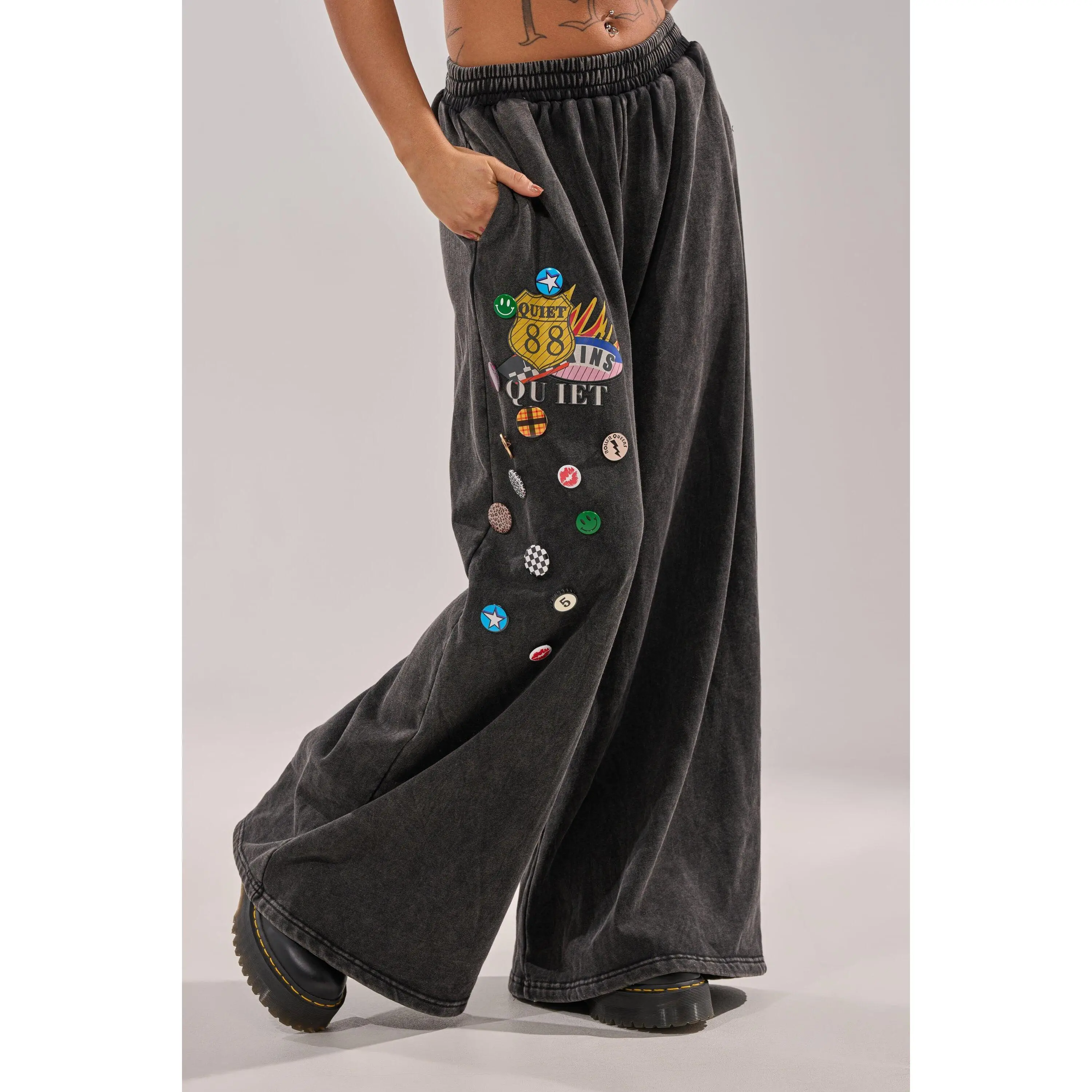 joggers with white flowers - TikTok Shop joggers with white flowers - TikTok Shop