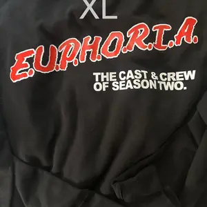 Size XL Euphoria season 2 cast and crew wrap gift