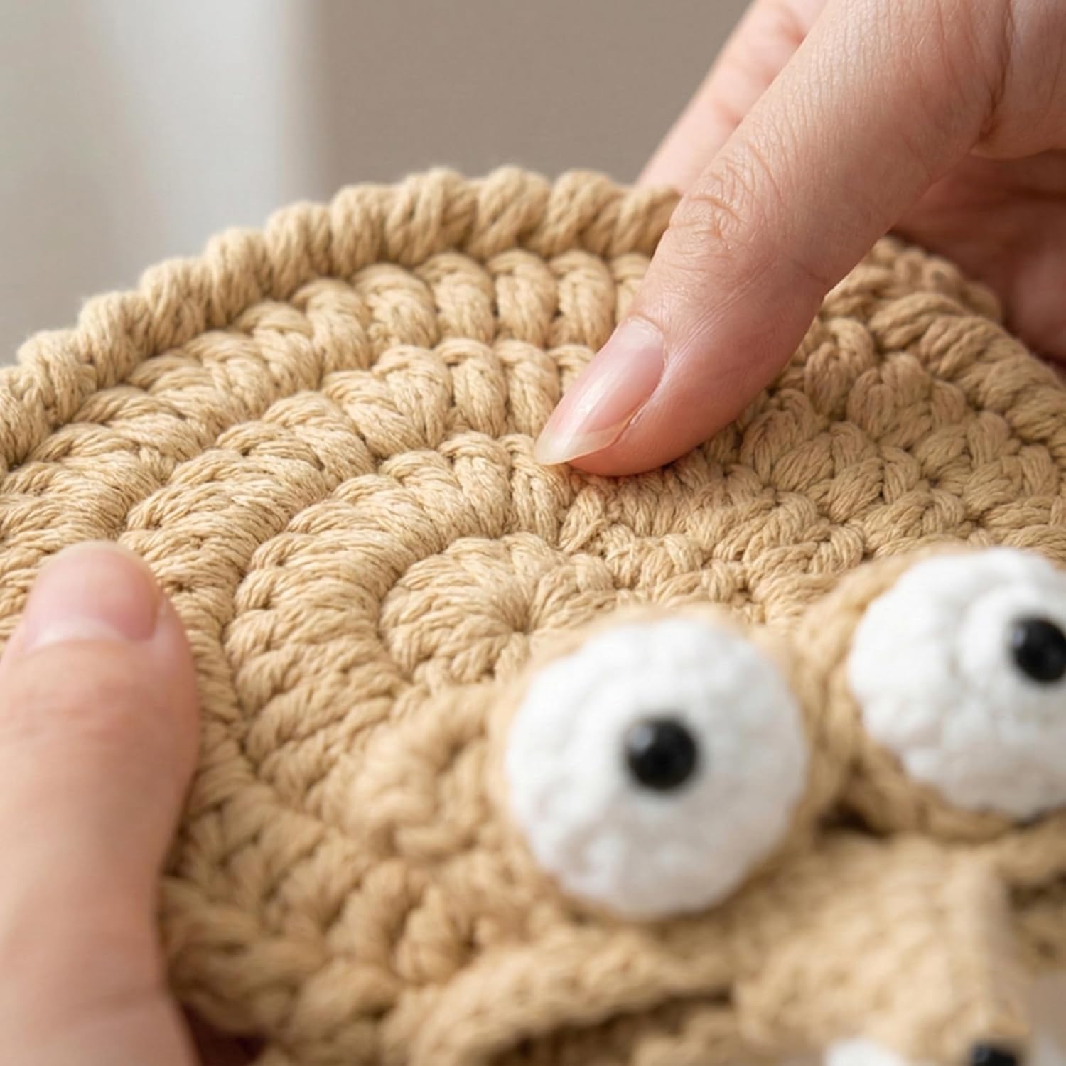 Funny Squirrel Coaster - Hand-Crocheted 3D Animal Mug Rug, Cute Knitted Drink Mat for Home or Office, Unique Coffee Lover Gift, Whimsical Desk Accessory