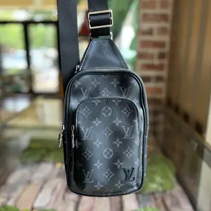 Pre-owned Louis Vuitton leather Crossbody Bags Avenue PM Black Monogram Eclipse Slingbag