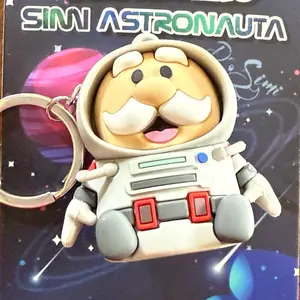 Simi Astronauta Doctor Simi Pastillero - Cute Astronaut Design Keychain or Accessory