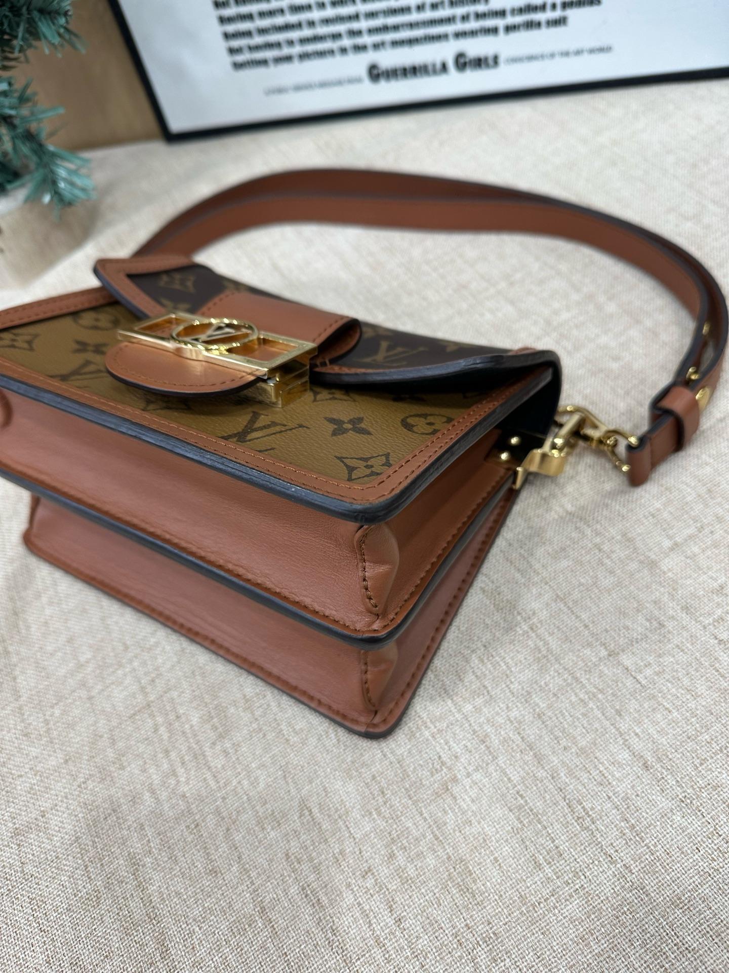 Pre-owned Louis Vuitton Dauphine Small with Patch – Chip Version – Size 20cm x 15cm x 9cm Pre-owned Louis Vuitton Dauphine Small with Patch – Chip Version – Size 20cm x 15cm x 9cm