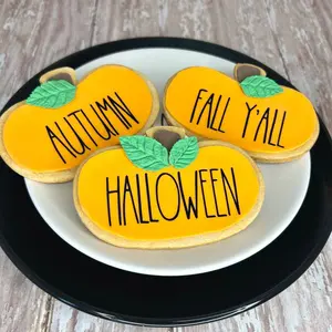 3 Faux pumpkin cookies