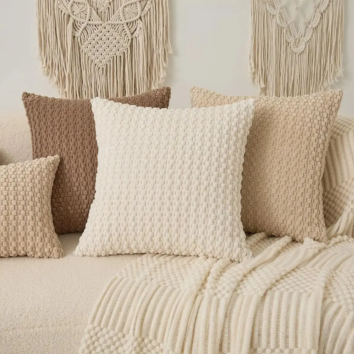 (Pillow Covers Only, No Inserts) 2-Piece Nordic Style Plush Velvet Pillow Cover Set, Soft Fluffy Decorative Cushion Case, Versatile Home Textile for Sofa, Bed, Enhance Home Aesthetic, Stylish Interior Room Decor