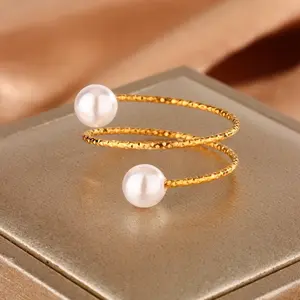 Luxurious and Elegant Vacation Style Circular Imitation Pearl Irregular Indentation Stainless Steel Open Ring Suitable for Giving To Family and Friends As The Perfect Holiday Gift, Suitable for Friends' Gatherings, Travel and Vacation Accessories