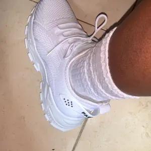 Women's Fashionable Lace Up Low Top Sneakers, Casual Comfortable Breathable Sports Running Shoes, All-match Basic Athletic Shoes for Daily Wear