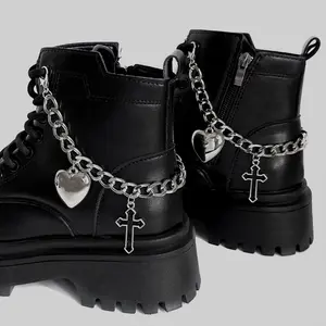 (no shoes) Three dimensional heart-shaped shoe chain pendant, metal versatile hollow out pentagram cross chain shoe accessory (one set)
