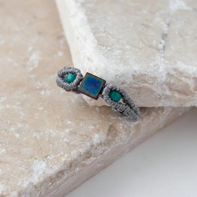 Minimalistic Macrame Ring - Gray with Teal Accents