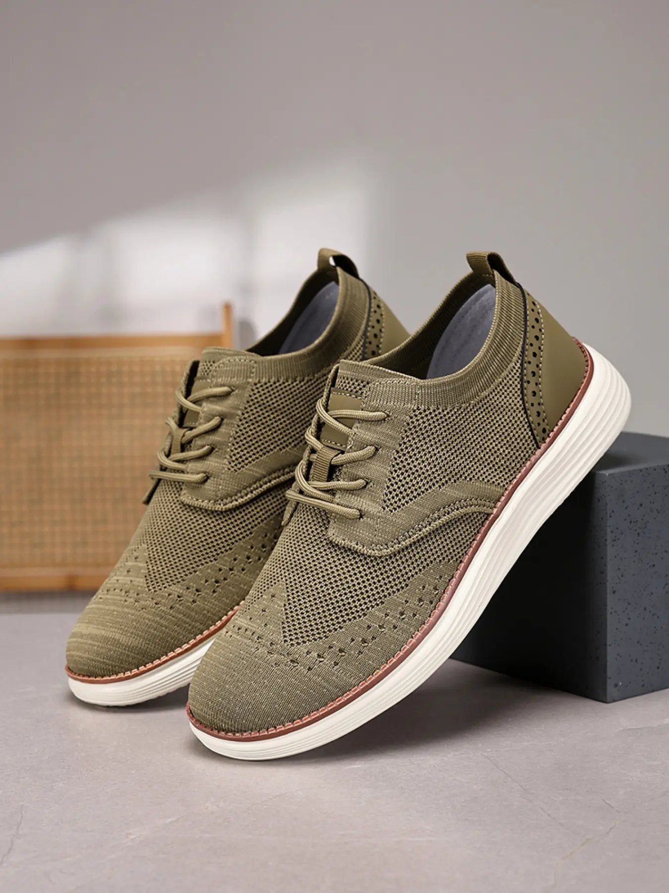 Men's Casual Sports Shoes Breathable Lightweight Classic Versatile Outdoor Running Sneakers Knit Running Shoes Knitted Running Shoes