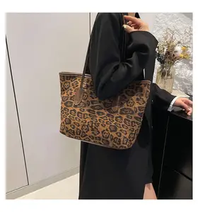 Tote Shoulder Bag with inner pouch, Women's Soft Tote Bag, Zipper Tote, Medium Tote, Shoulder Bag, Tote Shoulder Bag with inner pouch, Medium Soft Top Handle Bag