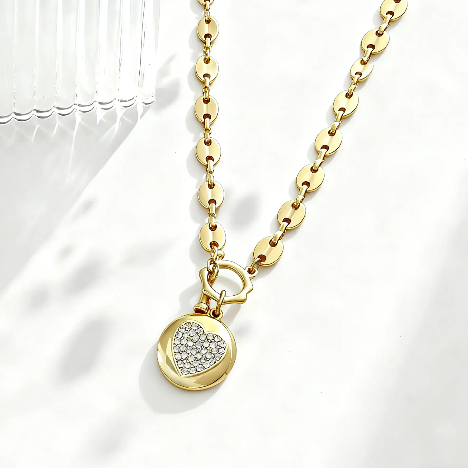 And Ruida Women's Vintage Light Luxury Elegant Heart-Shaped Collarbone Necklace - Gold Chain Dainty Costume Jewelry for Women, Fashionable Accessory, Exquisite Birthday Gift