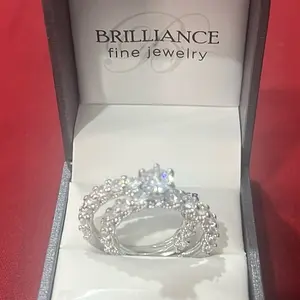 Brilliance Fine Jewelry Fashion Silver Wedding and Engagement Ring for Women with Elegant Design and Sparkling Details