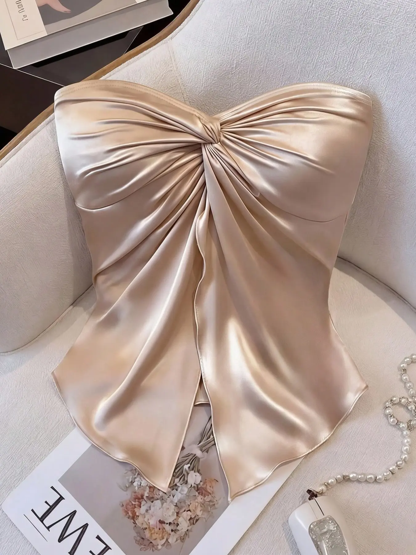 Women's Sweet Spicy Champagne Satin Womenswear Halter Top, Irregular Hemline Slimming Sexy Fashion Sleeveless Crop Top, Ideal Gift Choice, Perfect for Parties and Events, Cropped Top