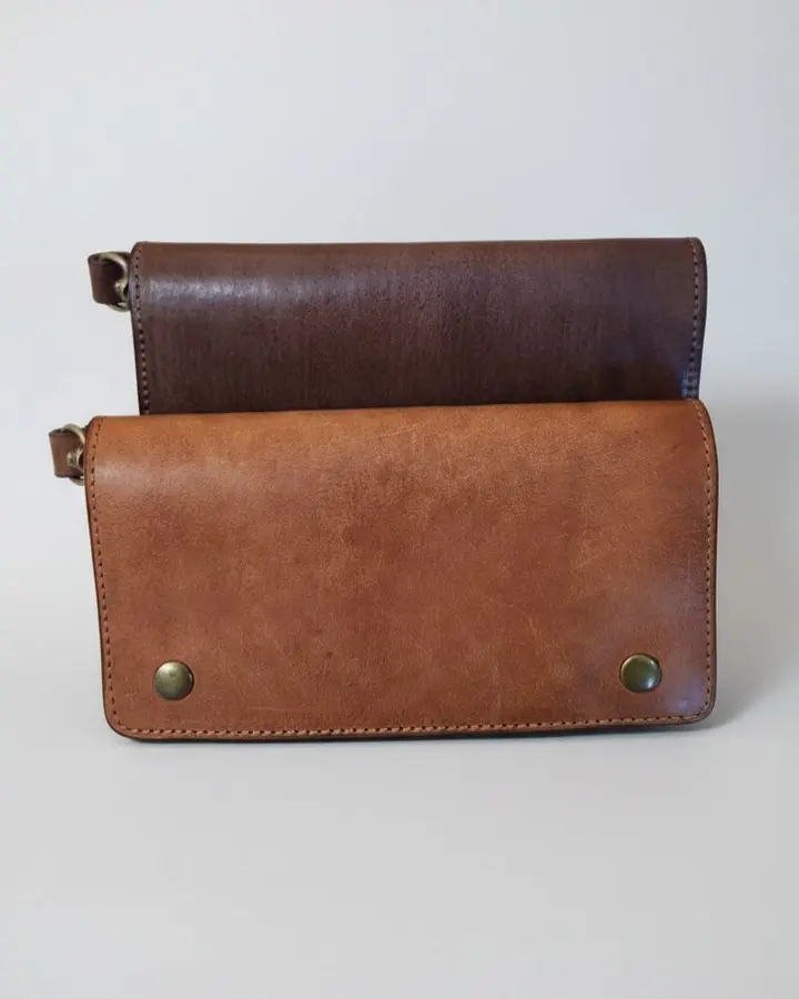Quito Clutch - Full-grain Vegetable-tanned Bi-fold Organizer with Detachable Wrist Strap - Rich Brown & Classic Black - 8" W x 4" H