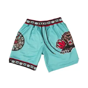 Retro basketball style retro embroidered shorts, sporty knee-length shorts, light and comfortable sporty t-shirts with pockets, walking shorts for summer