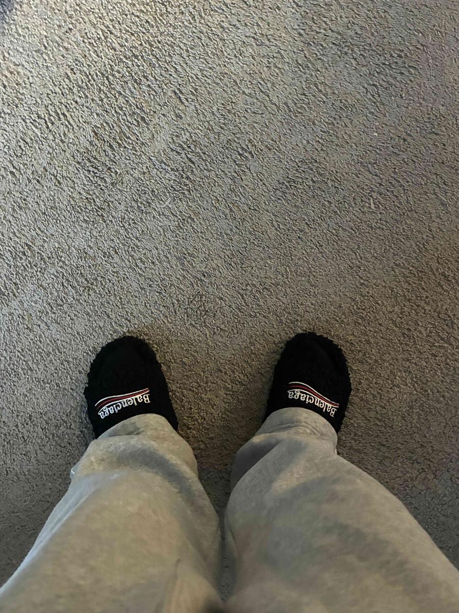 Item: black, 44 /Men 9.5 /Women 11