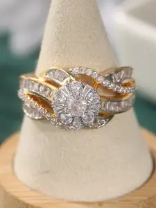 Elegant Luxury Wedding Engagement Ring for Women, with A Golden and Elegant Flower-shaped Entwined Ring Set with White Synthetic Zircon, Suitable for Wearing on Any Occasion of Festivals and Banquets