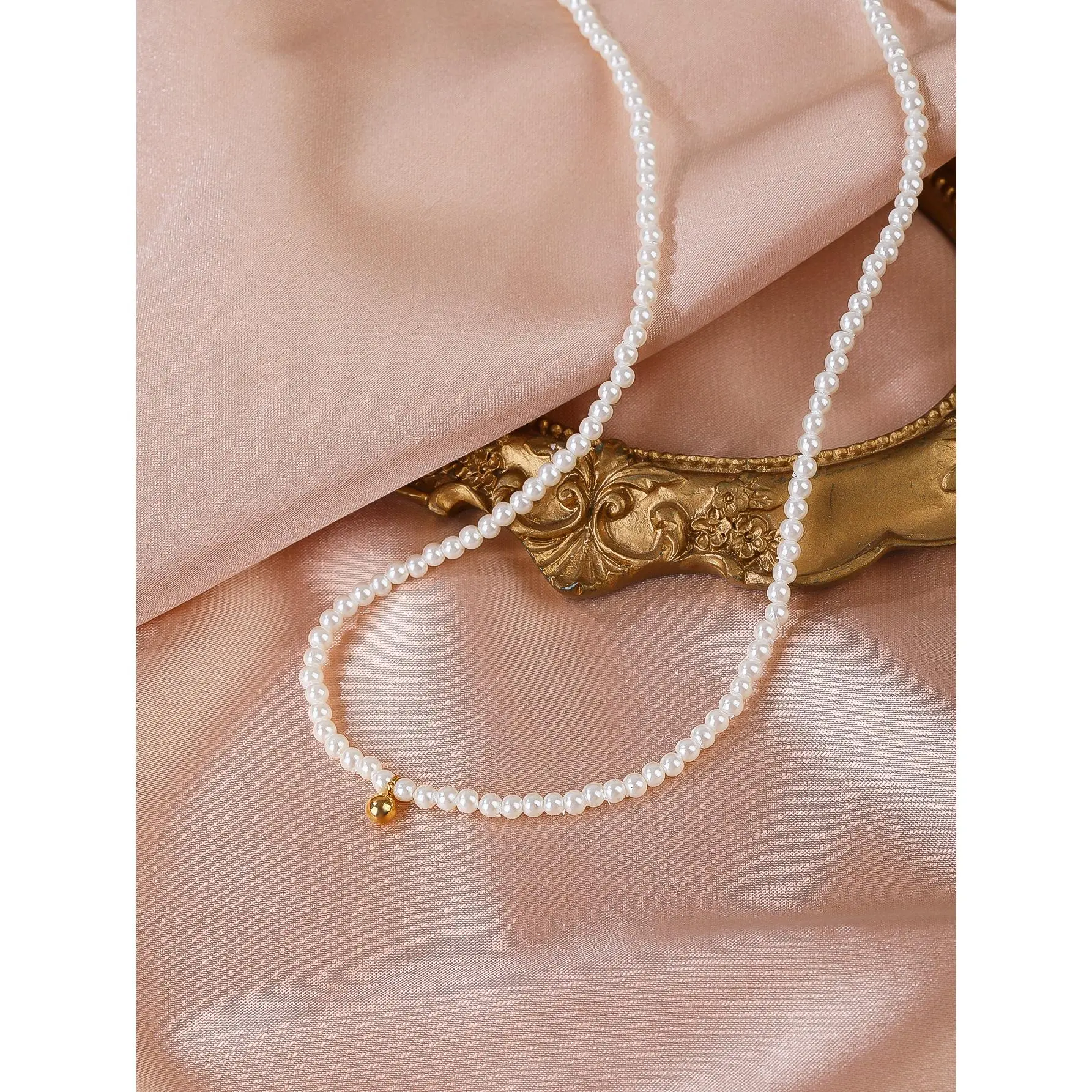 Women's Elegant French-Style Dainty Pearl Choker - Beaded Clavicular Necklace with Gold Ball, High-End Light Luxury Costume Jewelry, Beaded Necklaces, Clavicular Necklaces