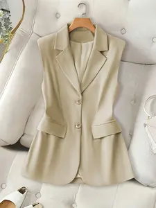 A women's suit collar sleeveless fitted vest, light and mature commuter style, exquisite folding items, suitable for daily commuting, light formal meetings, light social gatherings, spring and autumn folding out of the street