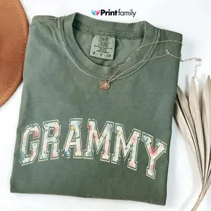 Comfort Colors Grammy T-shirt, Grandma TShirt, Cute Grammy Outfit, Flower Gramma Tee, Trendy Gigi Clothing, Lovely Mimi T-Shirt, Birthday Gift - Printfamily
