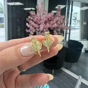Ballerina aretes