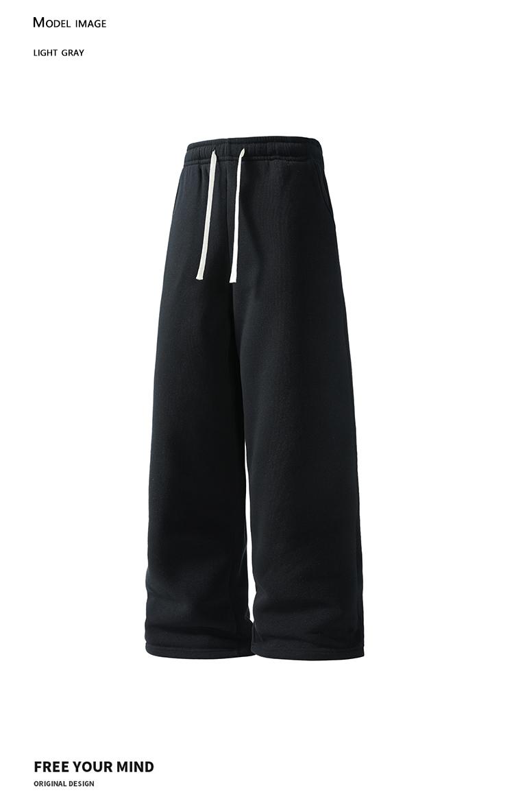 3-pack men’s lightweight casual sweatpants, loose yet well-structured fit—comfortable for summer sports, home wear, and shopping.