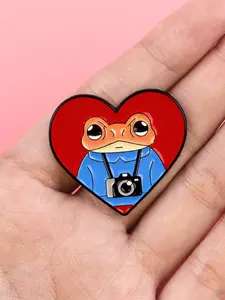 Adorable Frog Photographer Zinc Alloy Brooch Pin, Animal Design Fashionable Bag Accessory, Stylish Clothing Decoration, Ideal Gift for Friends and Family