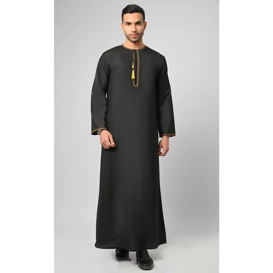 Men's Arabian Golden Embroidery And Tassel Detail Thobe