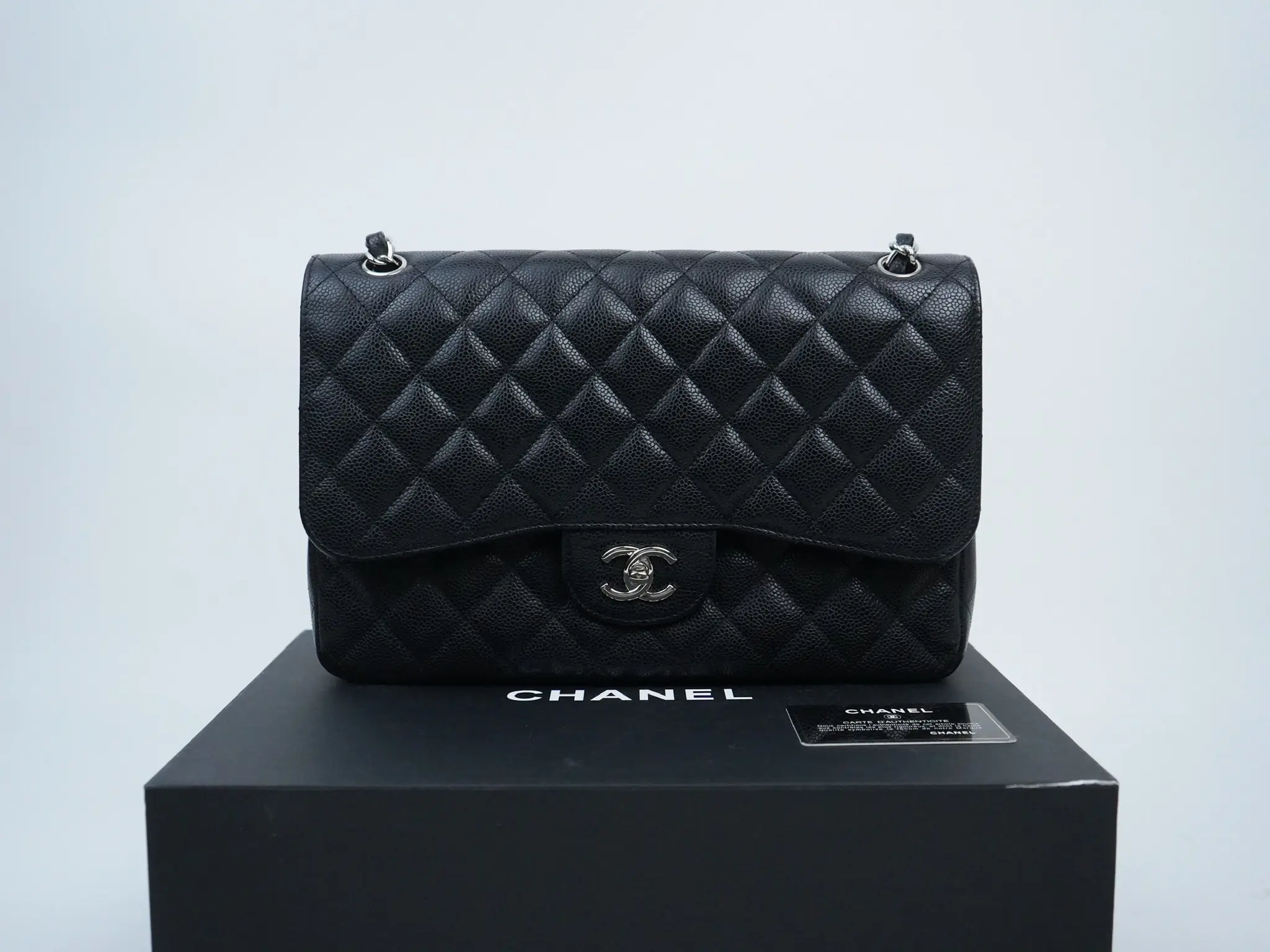 Pre-owned CHANEL caviar calfskin Shoulder Bags Caviar Quilted Jumbo Double Flap Black
