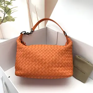 Pre-owned Bottega Veneta Leather Shoulder Bags 7.8'' R1679 Shoulder Bag C534524962 1031 T1 Chloe