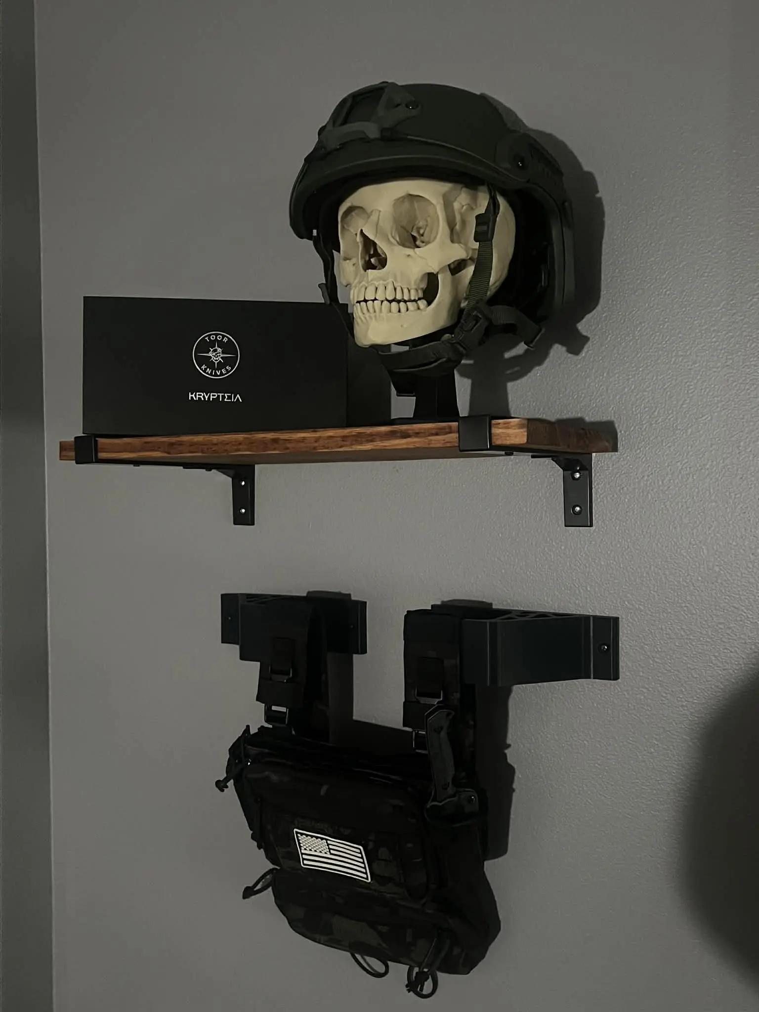 Heavy Duty Tactical Gear Wall Mount – Plate Carrier Vest Hanger