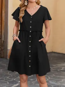 Classic Jumpsuit, V-Neck Design, Full Front Button Closure, Adjustable Fit, Large Pockets, Loose-Fit, Long Style, Fashionable, Womenswear
