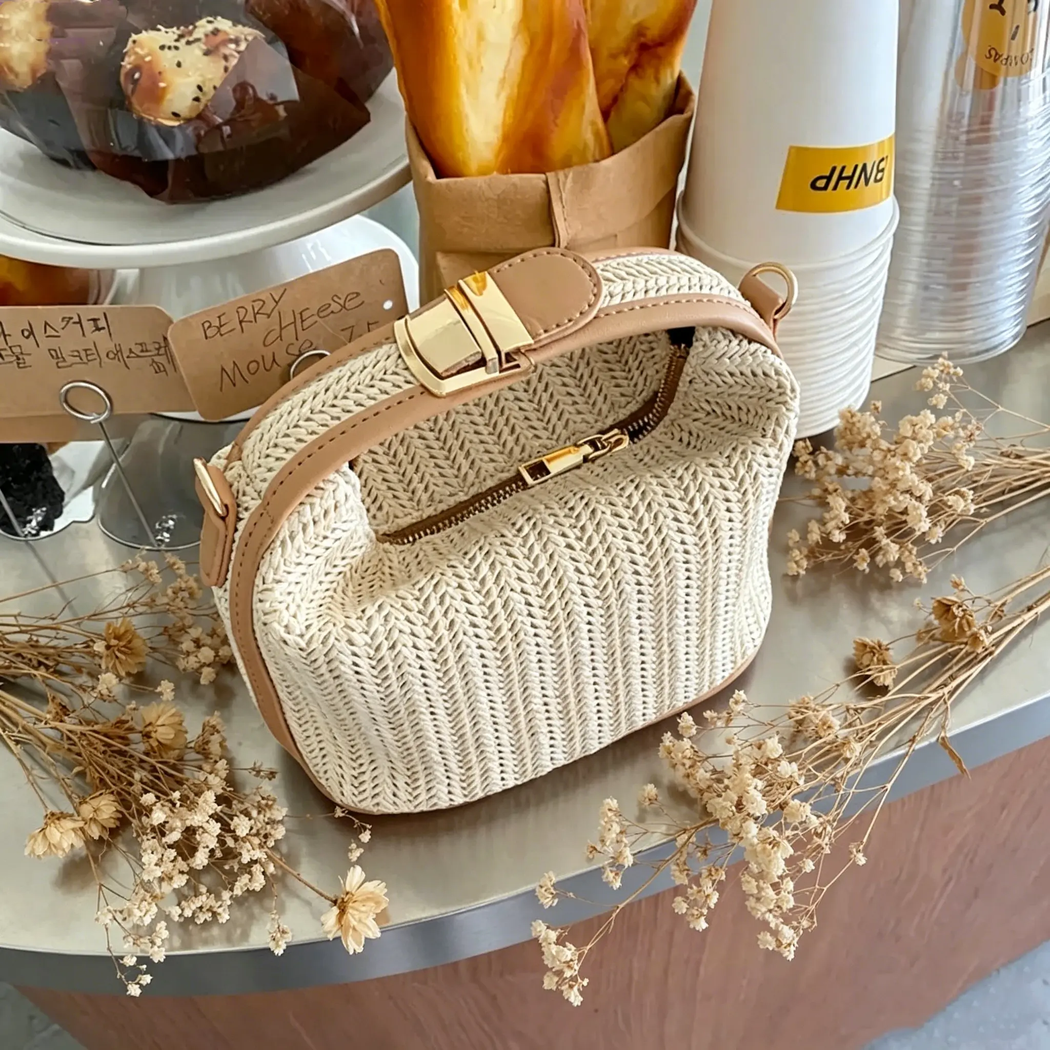 Women's Chic Boho Knitted Straw-Woven Crossbody Bag - Lightweight Top-Handle Purse with Easy-Access Opening, Earthy Tones for Summer Beach, Farmers Markets