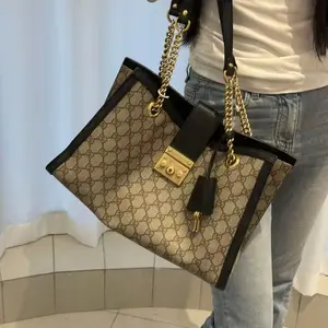 Pre-owned GUCCI RL Padlock GG Supreme Chain Tote