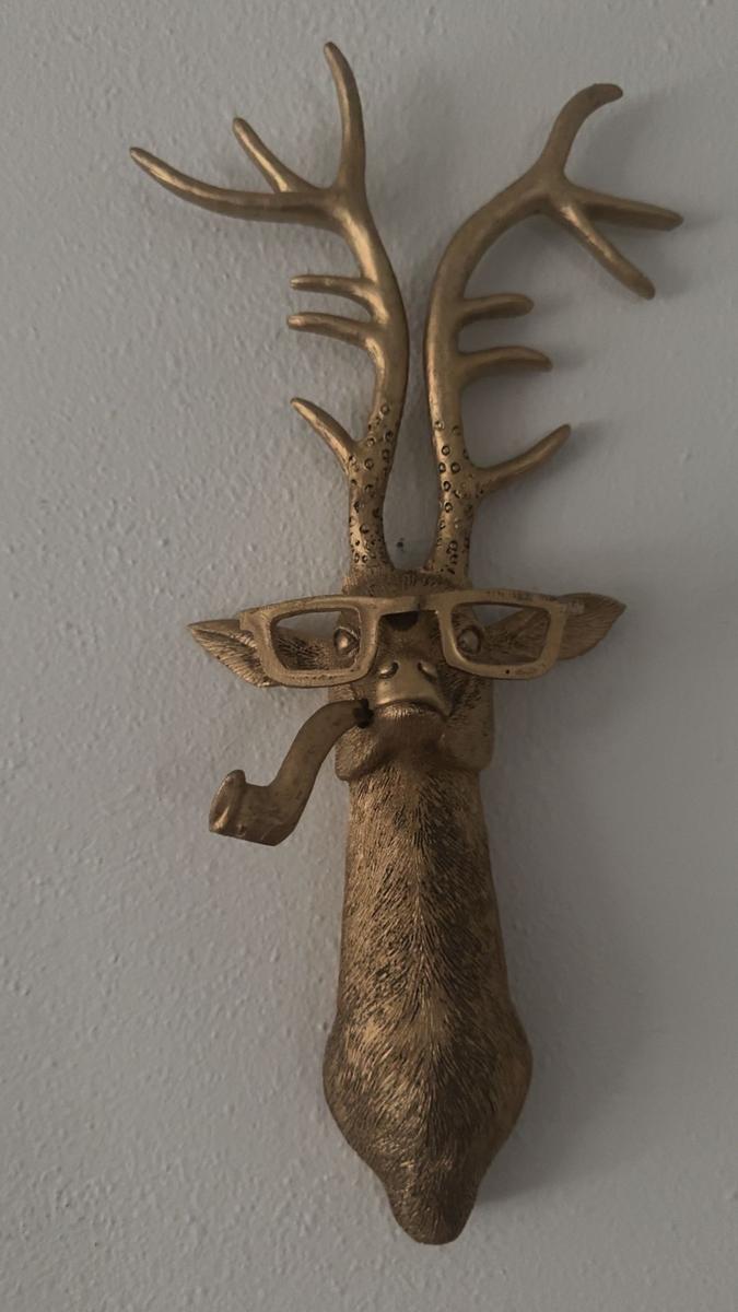 Item: animal pendant, deer head