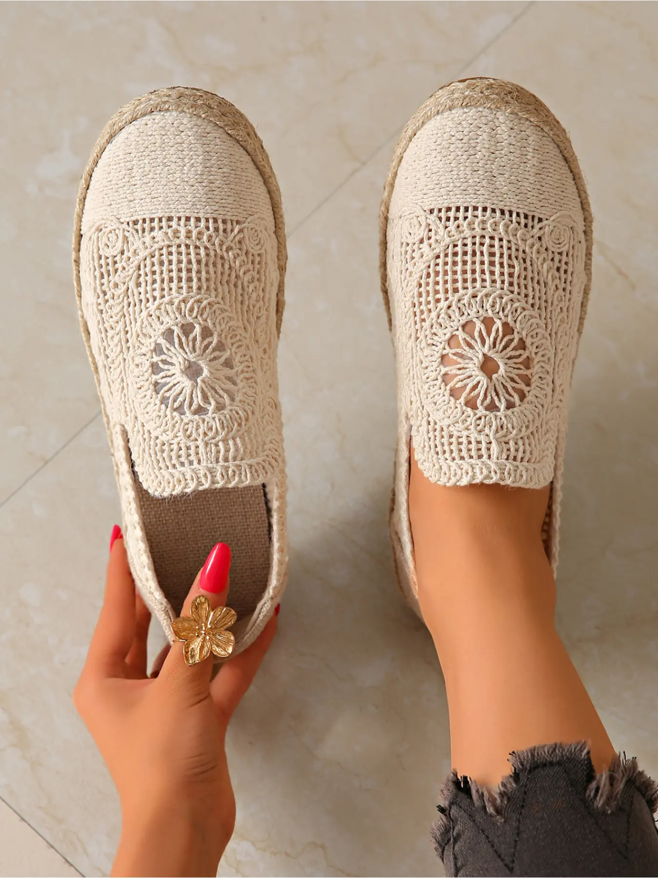 2026 Latest Trendy Thick Sole Casual Walking Shoes, Hollow-out Breathable Woven Soft Sole Mules, Resort Style Outdoor Flat, Versatile Outdoor Commuter Women Footwear W, Breathable Slip Ons