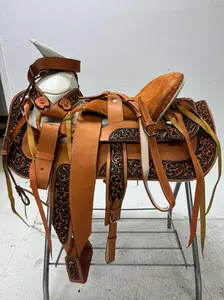 Charro Saddle 15.5” – Tan & Black Bordada “Rancho Viejo” (Set Completo)