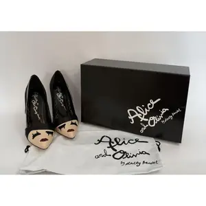 Light Bronze and Black Alice + Olivia Alice + Olivia Stacey Wink Heels – Size 37, 37