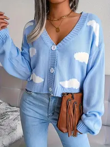 A large-size women's light blue cloud pattern white button door flap short knitted cardigan, suitable for a variety of styles such as fresh casual style and daily fashion style, suitable for autumn and winter.