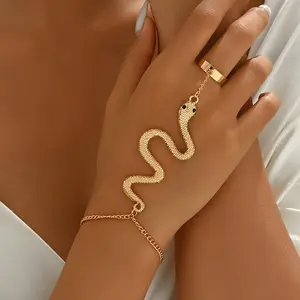 Exquisite Golden Chic Women Snake Bracelet With Ring Chain Titanium Steel Retro Punk Bracelet Ring 2-in-1 Vintage Women's Gothic Exaggerated Snake Memblet Ring Bracelet Proms, Music Festivals, And Holiday Wear Accessories Jewelry