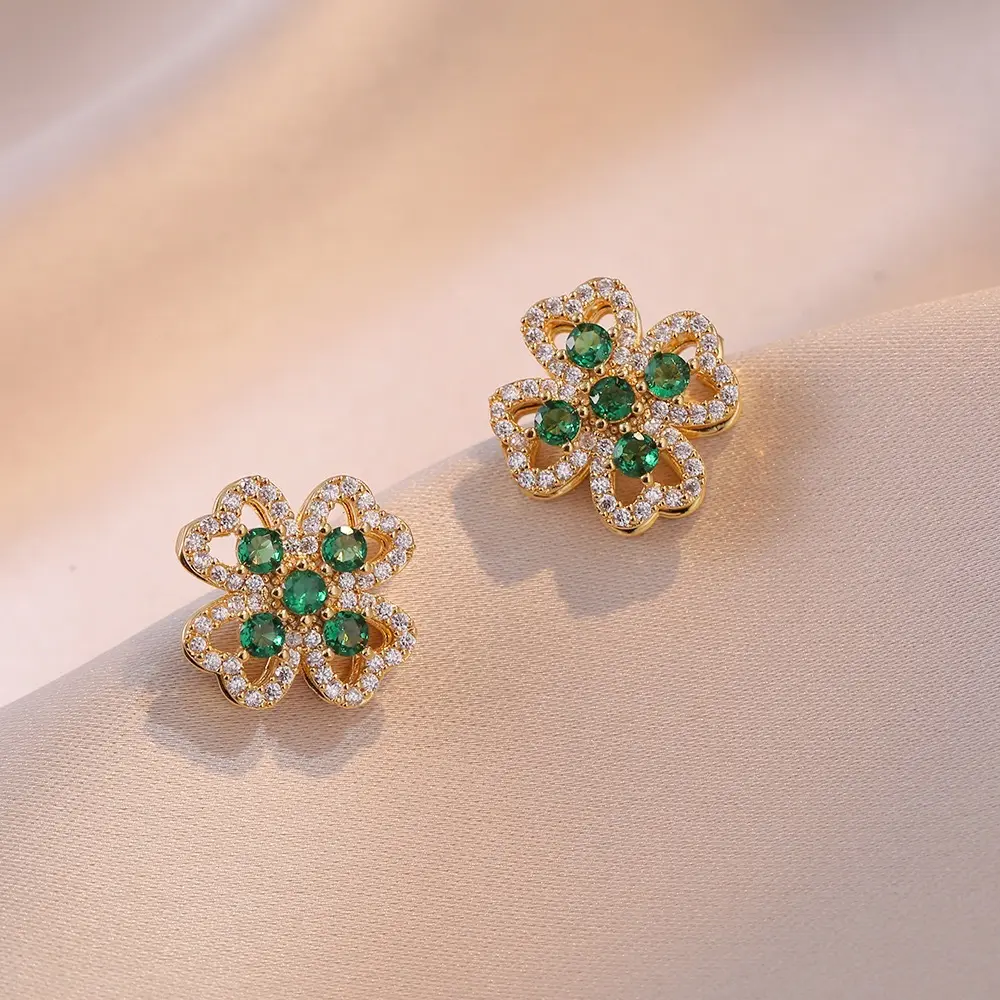 E0683 Green Earrings
