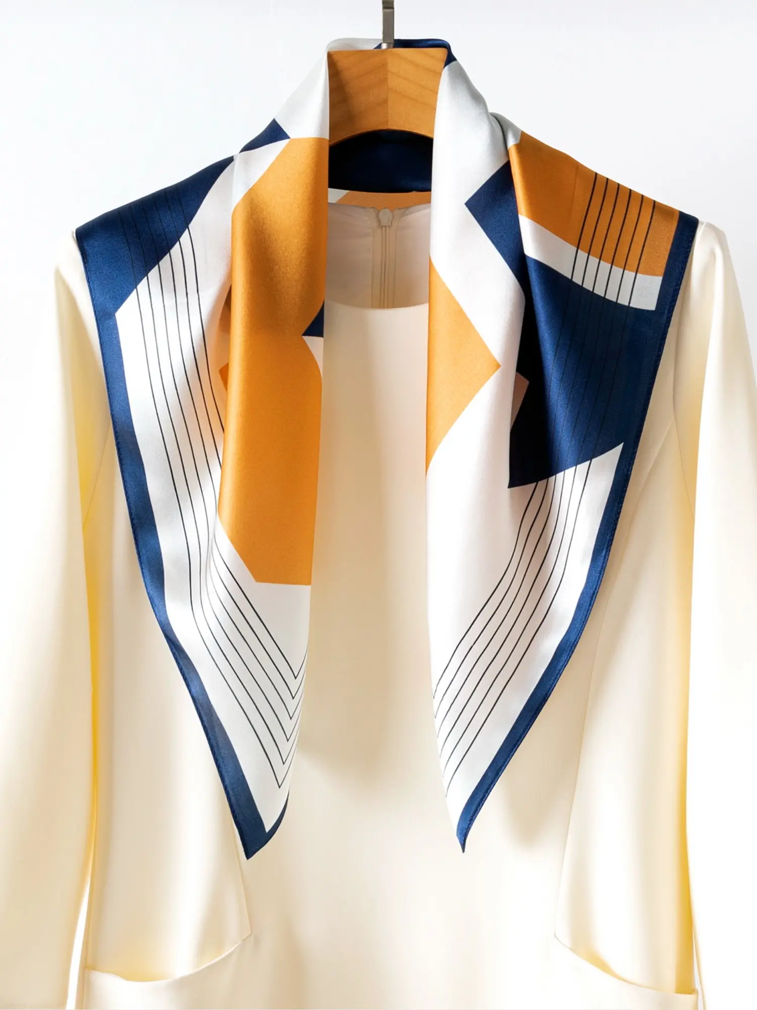 65cm*65cm Fashion Women's Silk Scarf, Colorful Geometric Pattern, 100% Mulberry Silk, Soft and Breathable, Versatile Accessory