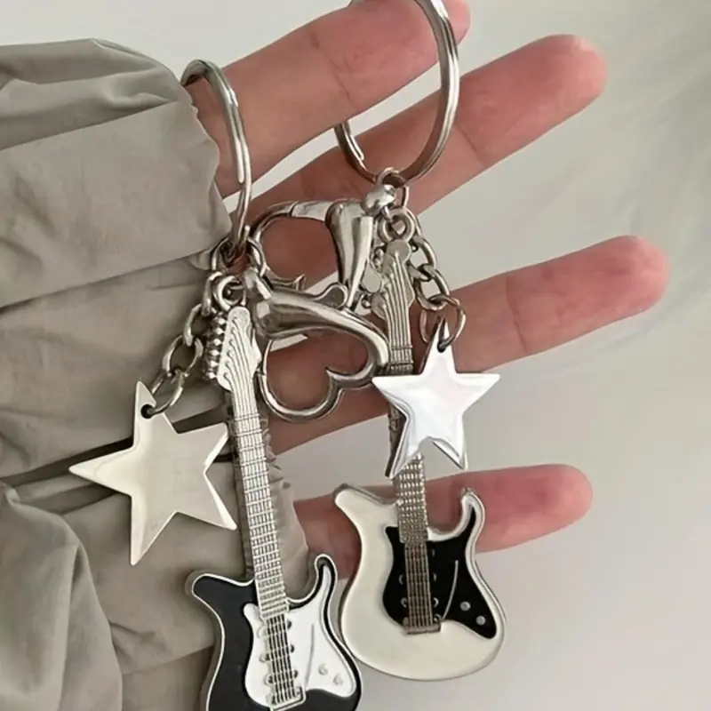 Guitar & Star & Heart Design Keychain, Fashionable Keychain for Men, Trendy All-match & Exquisite Keychain for Birthday Gift