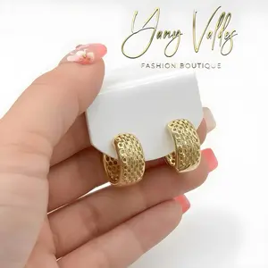 Textured 17mm Hoop Earrings – Classic Everyday Style